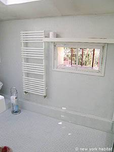 Südfrankreich - Provence - 4 Zimmer - Villa ferienwohnung - badezimmer 2 (PR-715) photo 2 von 4 Südfrankreich - Provence - 4 Zimmer - Villa ferienwohnung - badezimmer 2 (PR-715) photo 2 von 4