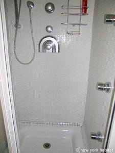 Südfrankreich - Provence - 4 Zimmer - Villa ferienwohnung - badezimmer 1 (PR-715) photo 3 von 3 Südfrankreich - Provence - 4 Zimmer - Villa ferienwohnung - badezimmer 1 (PR-715) photo 3 von 3
