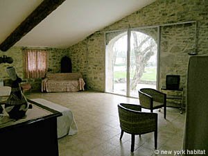 South France - Alpilles - 4 Bedroom - Mas accommodation - bedroom 1 (PR-718) photo 4 of 10