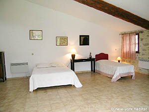South France - Alpilles - 4 Bedroom - Mas accommodation - bedroom 1 (PR-718) photo 3 of 10