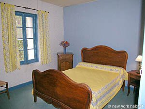 South France - Alpilles - 4 Bedroom - Mas accommodation - bedroom 3 (PR-718) photo 1 of 4
