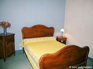 South France - Alpilles - 4 Bedroom - Mas accommodation - bedroom 3 (PR-718) photo 2 of 4