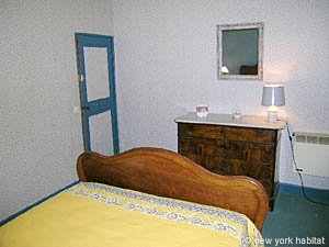 South France - Alpilles - 4 Bedroom - Mas accommodation - bedroom 3 (PR-718) photo 3 of 4