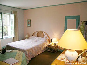 South France - Alpilles - 4 Bedroom - Mas accommodation - bedroom 4 (PR-718) photo 1 of 5