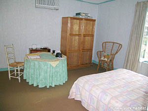South France - Alpilles - 4 Bedroom - Mas accommodation - bedroom 4 (PR-718) photo 2 of 5