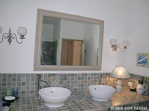 South France - Alpilles - 5 Bedroom - Mas accommodation - bathroom 5 (PR-719) photo 1 of 4