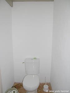 South France - Alpilles - 5 Bedroom - Mas accommodation - bathroom 5 (PR-719) photo 4 of 4