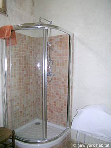 South France - Alpilles - 5 Bedroom - Mas accommodation - bathroom 4 (PR-719) photo 3 of 4