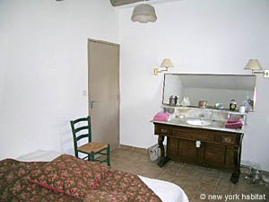 South France - Alpilles - 5 Bedroom - Mas accommodation - bedroom 5 (PR-719) photo 2 of 8