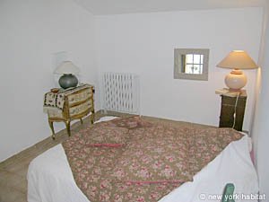 South France - Alpilles - 5 Bedroom - Mas accommodation - bedroom 5 (PR-719) photo 6 of 8