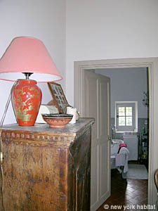 South France - Alpilles - 5 Bedroom - Mas accommodation - bedroom 1 (PR-719) photo 3 of 4
