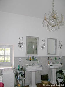 South France - Alpilles - 5 Bedroom - Mas accommodation - bathroom 3 (PR-719) photo 2 of 5