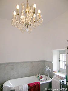 South France - Alpilles - 5 Bedroom - Mas accommodation - bathroom 3 (PR-719) photo 4 of 5