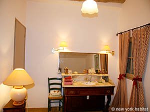 South France - Alpilles - 2 Bedroom accommodation - bathroom 1 (PR-720) photo 3 of 4