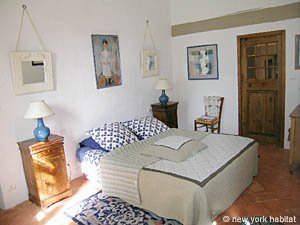 South France - Alpilles - 2 Bedroom accommodation - other (PR-720) photo 3 of 24