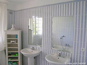 Sud de la France T8 - Villa appartements location vacances salle d'eau 4 photo 117