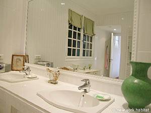 Sud de la France T8 - Villa appartements location vacances salle d'eau 2 photo 93