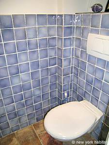 South France - French Riviera - 3 Bedroom - Townhouse accommodation - bathroom 3 (PR-722) photo 1 of 2