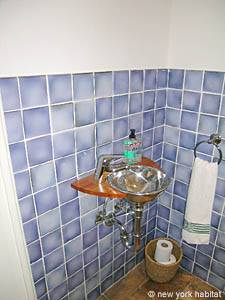 South France - French Riviera - 3 Bedroom - Townhouse accommodation - bathroom 3 (PR-722) photo 2 of 2