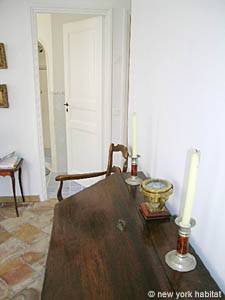 South France - French Riviera - 3 Bedroom - Townhouse accommodation - bedroom 1 (PR-722) photo 3 of 7