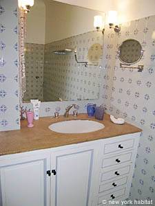 South France - French Riviera - 3 Bedroom - Townhouse accommodation - bathroom 2 (PR-722) photo 1 of 4