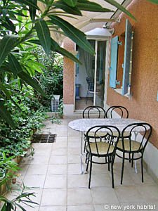 South France 2 Bedroom accommodation - living room (PR-723) photo 8 of 8