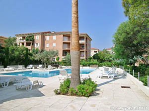 South France 2 Bedroom accommodation - Apartment reference PR-723