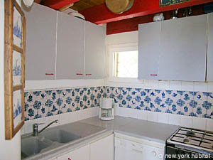 South France - Aix en Provence - Marseilles - 2 Bedroom - Maison de Village accommodation - kitchen (PR-728) photo 1 of 4