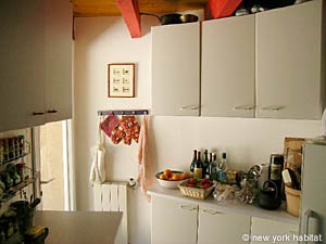 South France - Aix en Provence - Marseilles - 2 Bedroom - Maison de Village accommodation - kitchen (PR-728) photo 3 of 4