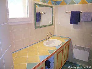 South France - Aix en Provence - Marseilles - 2 Bedroom - Maison de Village accommodation - bathroom 1 (PR-728) photo 3 of 3