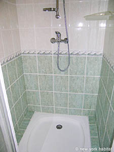 S&uuml;dfrankreich 4 Zimmer - Villa wohnung bed breakfast - badezimmer 1 (PR-730) photo 2 von 3