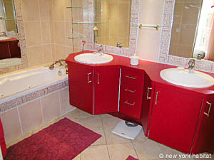 S&uuml;dfrankreich 4 Zimmer - Villa wohnung bed breakfast - badezimmer 2 (PR-730) photo 2 von 4