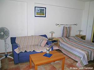 Sud de la France - Côte d'Azur - Studio T1 appartement location vacances - séjour (PR-734) photo 2 sur 7 Sud de la France - Côte d'Azur - Studio T1 appartement location vacances - séjour (PR-734) photo 2 sur 7