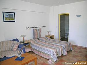Sud de la France - Côte d'Azur - Studio T1 appartement location vacances - séjour (PR-734) photo 3 sur 7 Sud de la France - Côte d'Azur - Studio T1 appartement location vacances - séjour (PR-734) photo 3 sur 7
