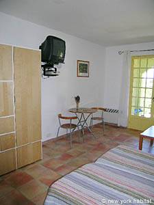 Sud de la France - Côte d'Azur - Studio T1 appartement location vacances - séjour (PR-734) photo 4 sur 7 Sud de la France - Côte d'Azur - Studio T1 appartement location vacances - séjour (PR-734) photo 4 sur 7