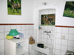 South France - Aix en Provence - Marseilles - Studio apartment - kitchen (PR-736) photo 3 of 3