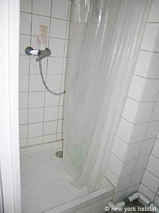 South France - Aix en Provence - Marseilles - Studio apartment - bathroom (PR-736) photo 1 of 4