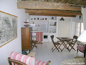 South France - Alpilles - Studio accommodation - living room (PR-742) photo 6 of 7