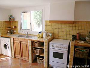 South France - Upper Var - 2 Bedroom - Villa accommodation - kitchen (PR-744) photo 2 of 4