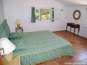 South France - Upper Var - 2 Bedroom - Villa accommodation - bedroom 1 (PR-744) photo 2 of 6
