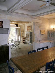 Sud de la France - Avignon et sa r&eacute;gion - T6 appartements location vacances - cuisine 1 (PR-745) photo 1 de 8