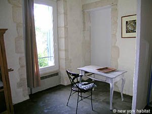 Sud de la France - Avignon et sa r&eacute;gion - T6 appartements location vacances - chambre 5 (PR-745) photo 7 de 8