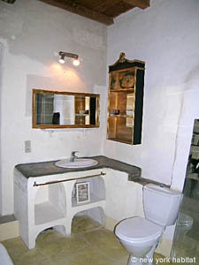 Sud de la France - Avignon et sa r&eacute;gion - T6 appartements location vacances - salle d'eau 2 (PR-745) photo 2 de 2