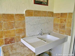 Sud de la France - Avignon et sa r&eacute;gion - T6 appartements location vacances - salle d'eau 3 (PR-745) photo 1 de 2
