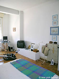 South France - French Riviera - 1 Bedroom accommodation - bedroom (PR-751) photo 3 of 4