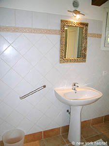 South France 3 Bedroom - Villa accommodation - bathroom 1 (PR-754) photo 3 of 4