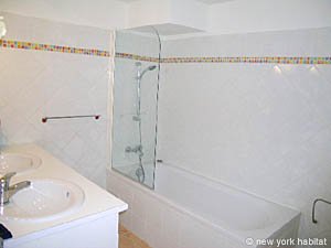 South France 3 Bedroom - Villa accommodation - bathroom 2 (PR-754) photo 1 of 4