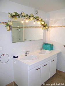 South France 3 Bedroom - Villa accommodation - bathroom 2 (PR-754) photo 2 of 4