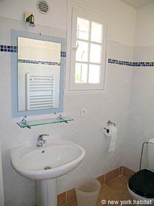 South France 3 Bedroom - Villa accommodation - bathroom 3 (PR-754) photo 2 of 2