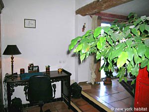 South France - Aix en Provence - Marseilles - 1 Bedroom accommodation - living room (PR-755) photo 4 of 10